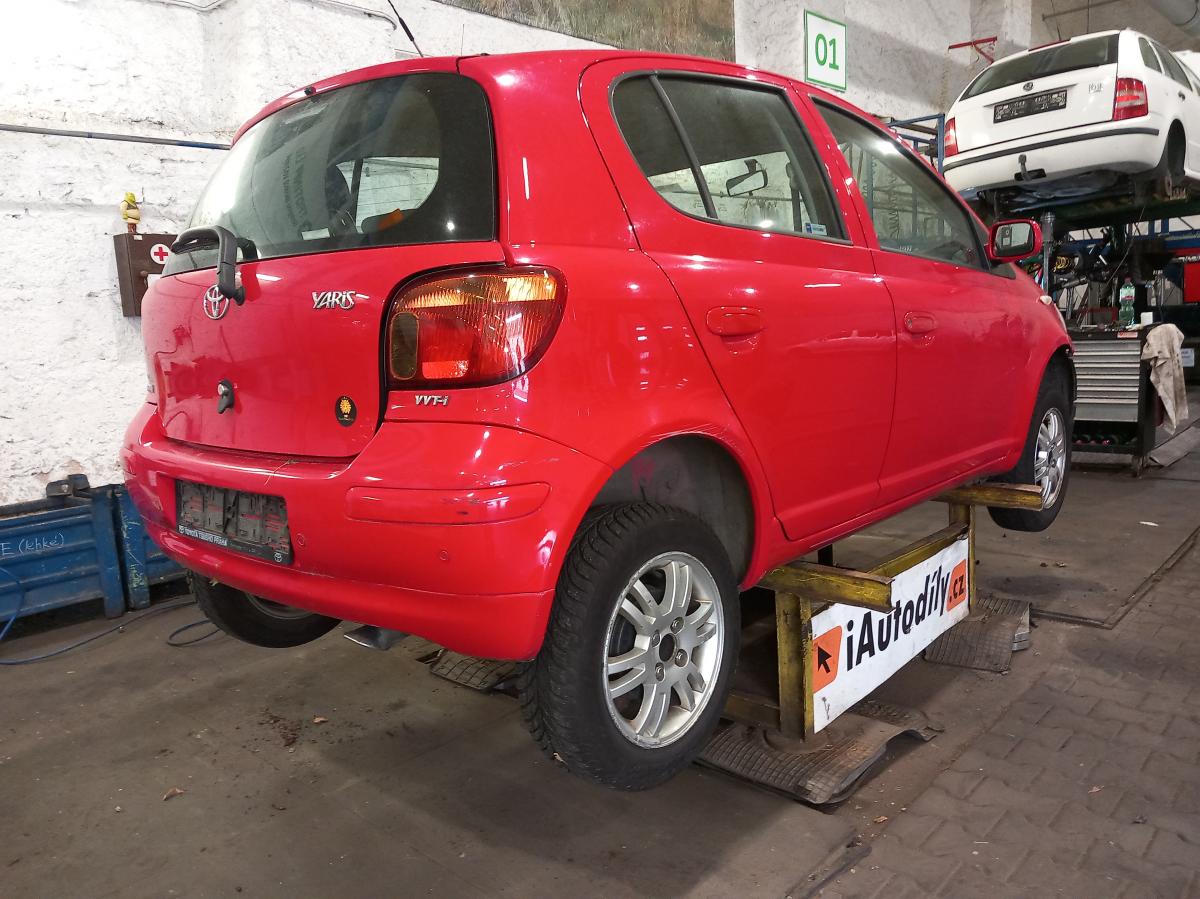 TOYOTA YARIS 2005