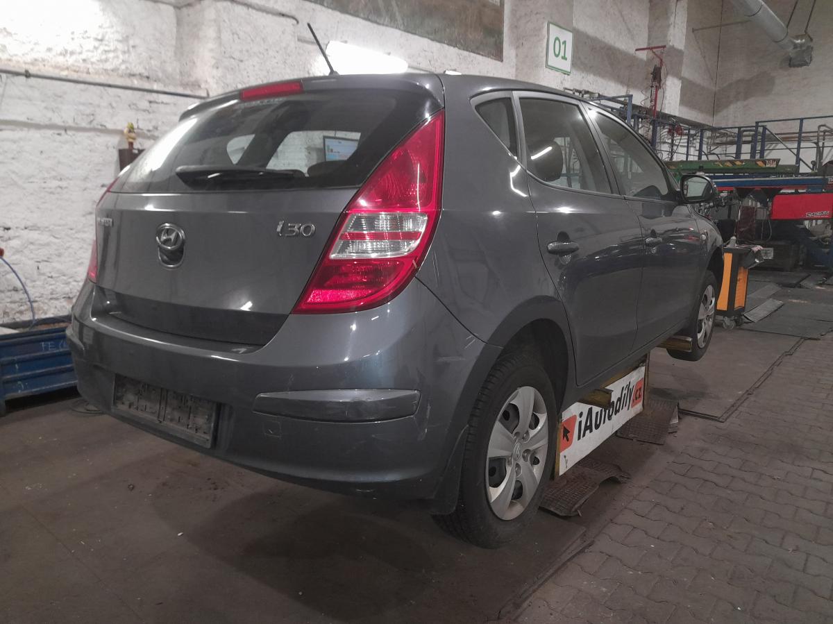 HYUNDAI i30 2009