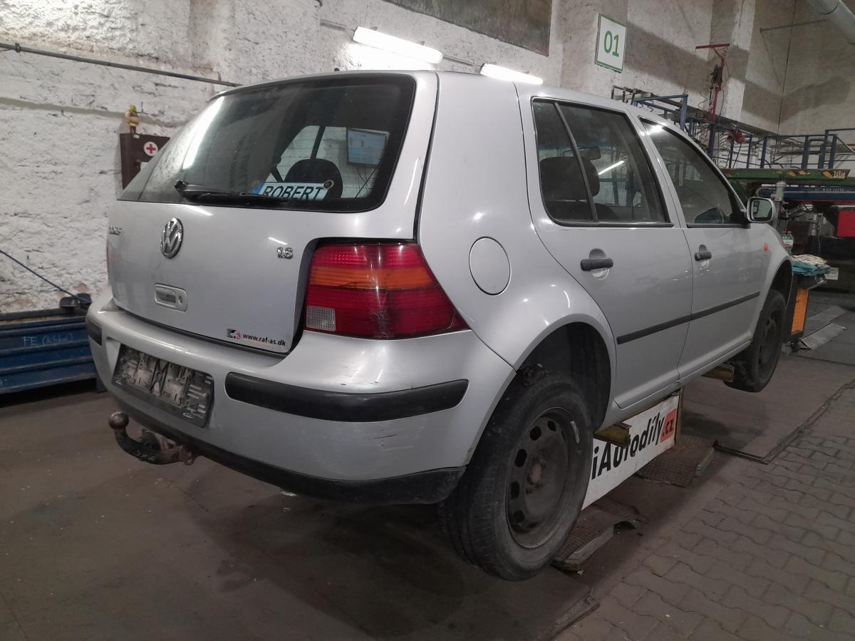 VOLKSWAGEN GOLF 1999