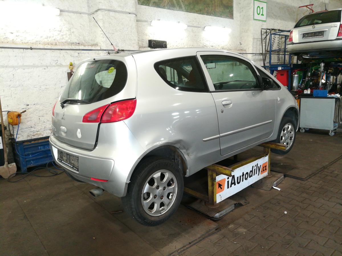 MITSUBISHI COLT 2006