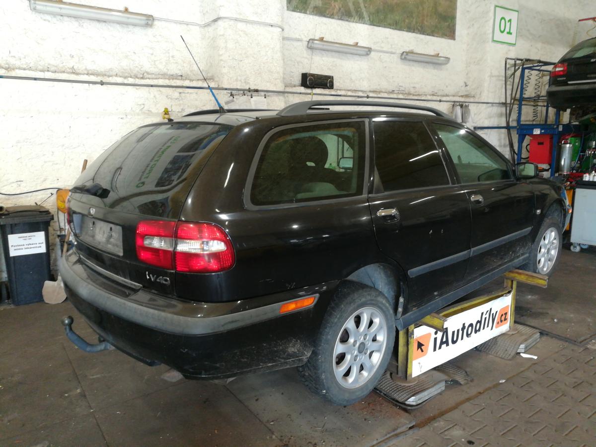 VOLVO V40 2002