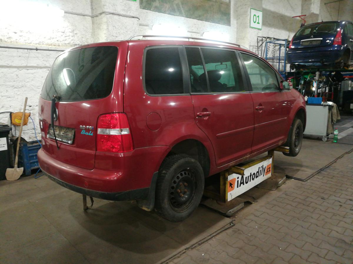 VOLKSWAGEN TOURAN 2003