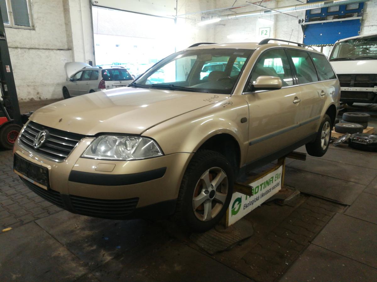 VOLKSWAGEN PASSAT  2002