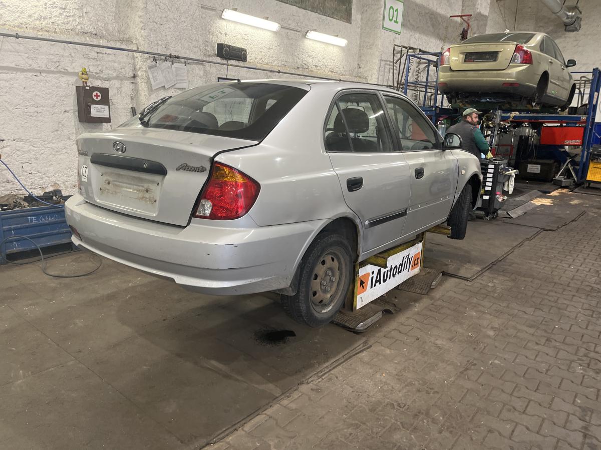 HYUNDAI ACCENT 2005