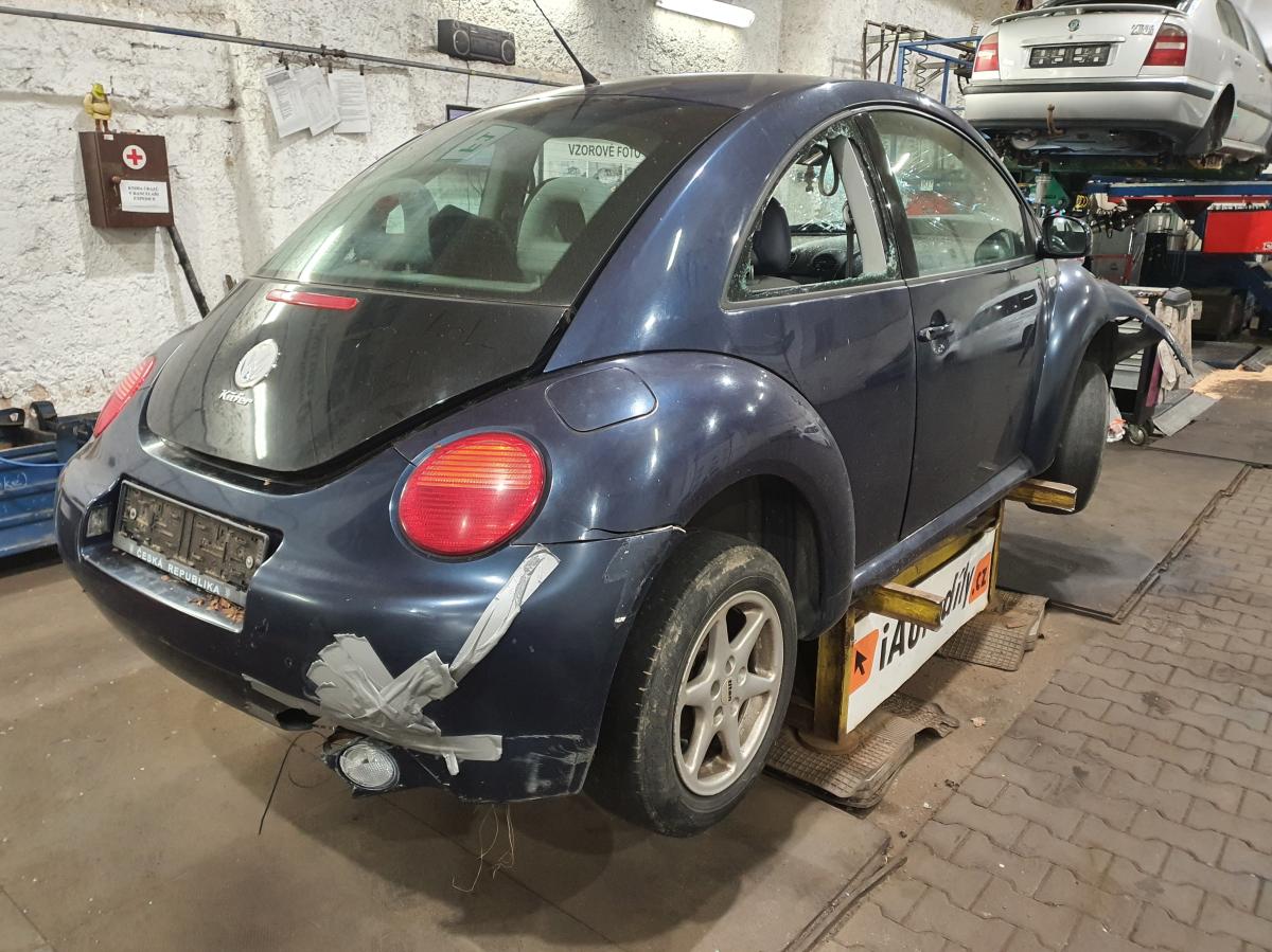 VOLKSWAGEN NEW BEETLE 2001