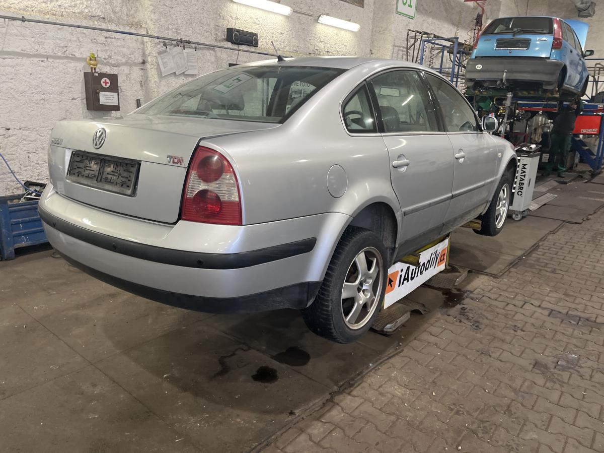 VOLKSWAGEN PASSAT 2000