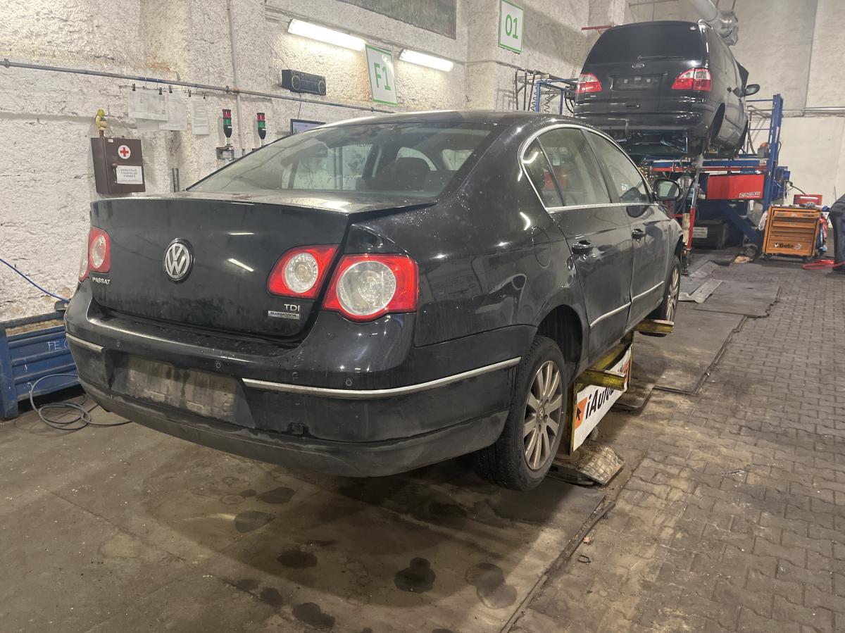 VOLKSWAGEN PASSAT 2010