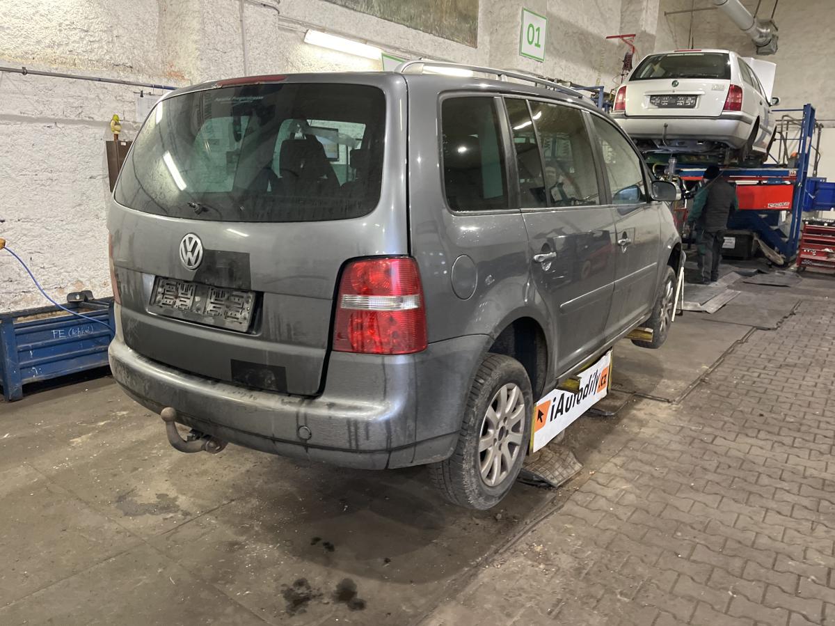 VOLKSWAGEN TOURAN 2006