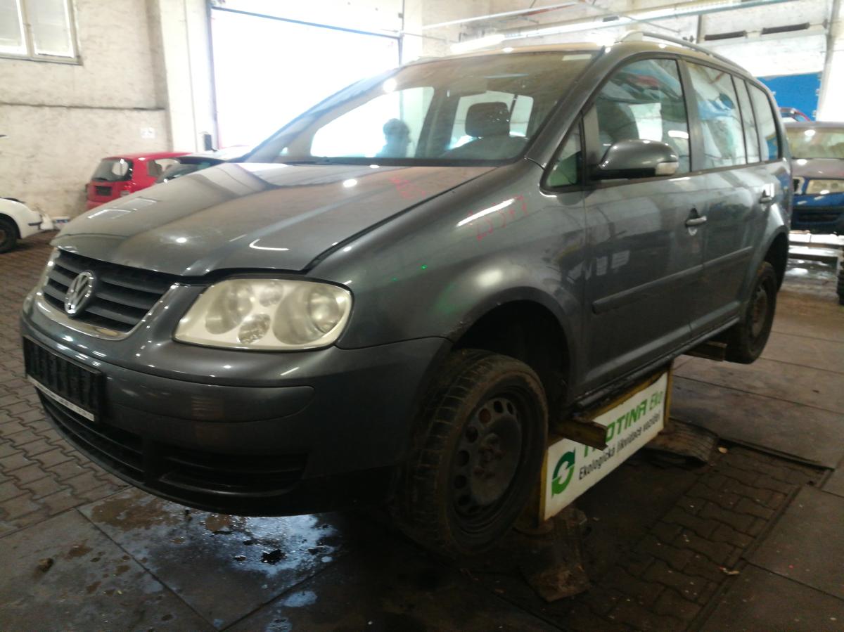 VOLKSWAGEN TOURAN 2004