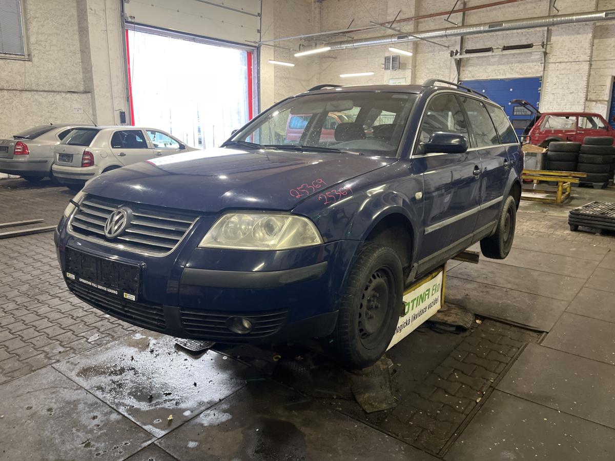 VOLKSWAGEN PASSAT  2002