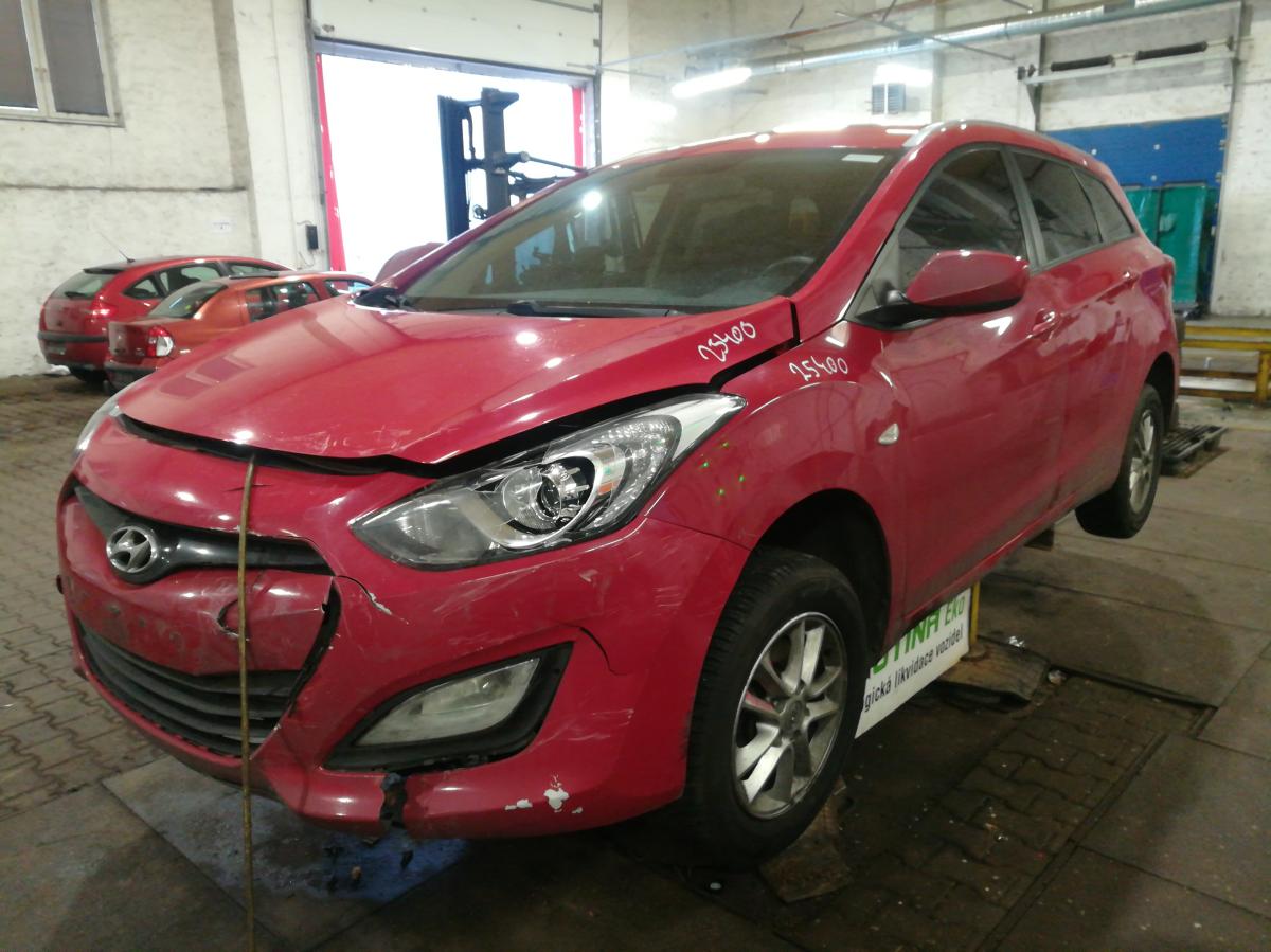 HYUNDAI i30 2012