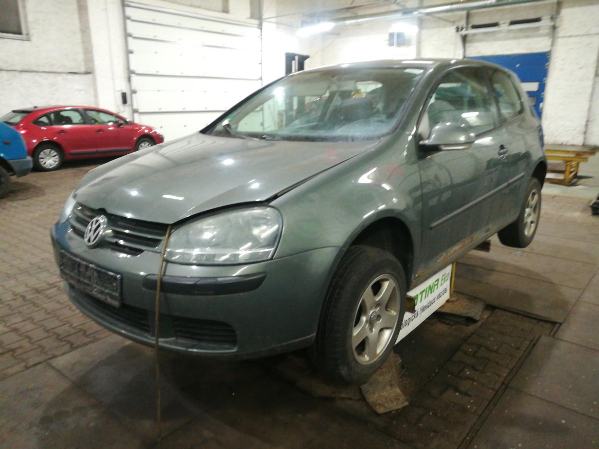 VOLKSWAGEN GOLF 2004