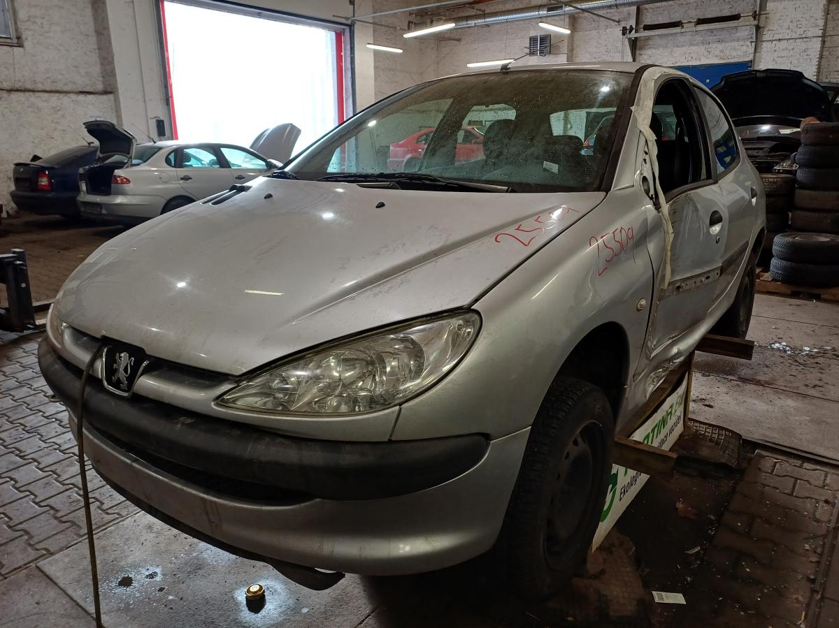 PEUGEOT 206 2003