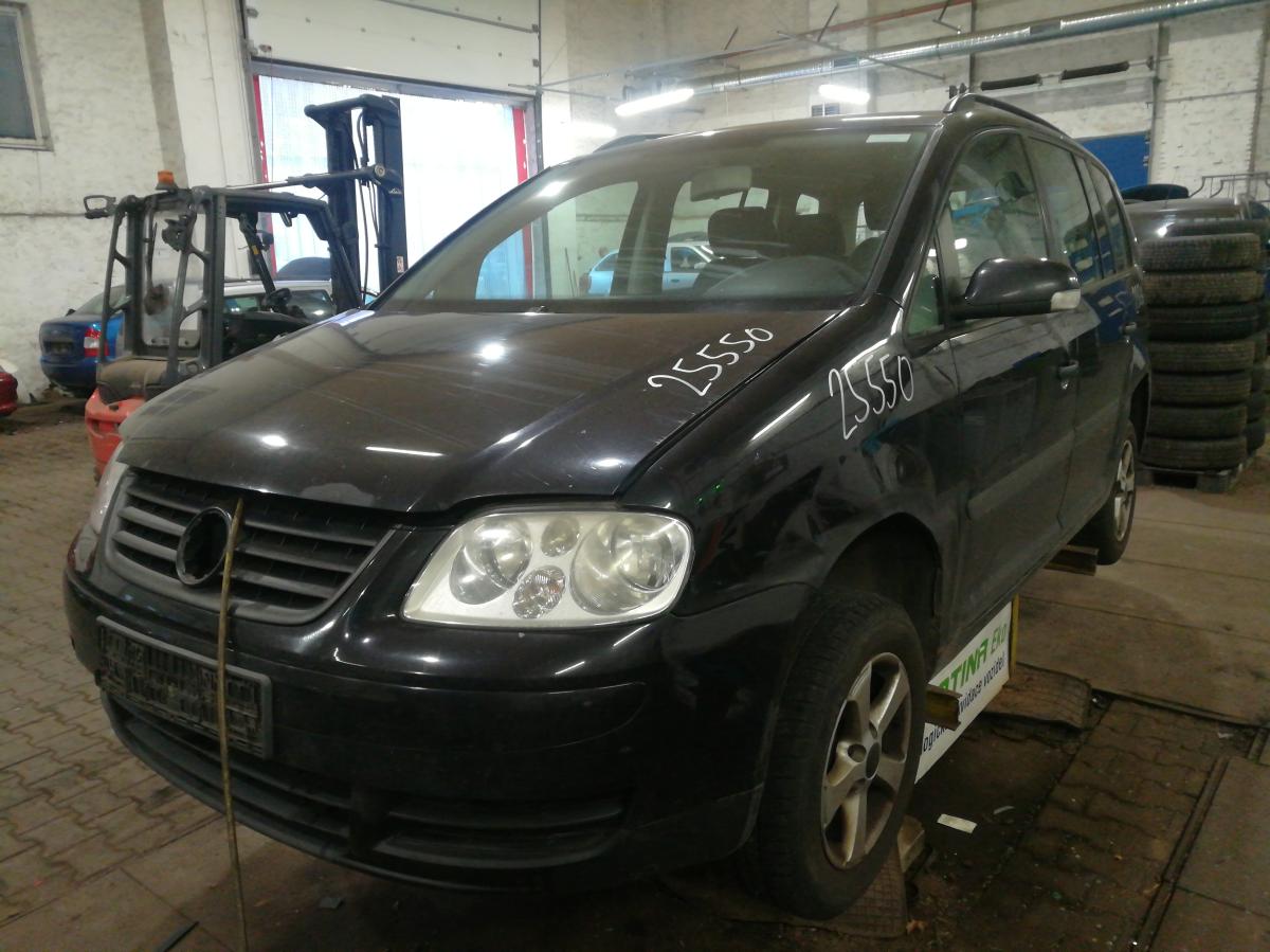 VOLKSWAGEN TOURAN 2004