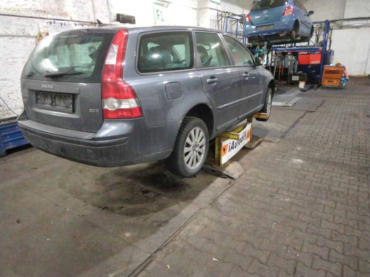 VOLVO V50 2004