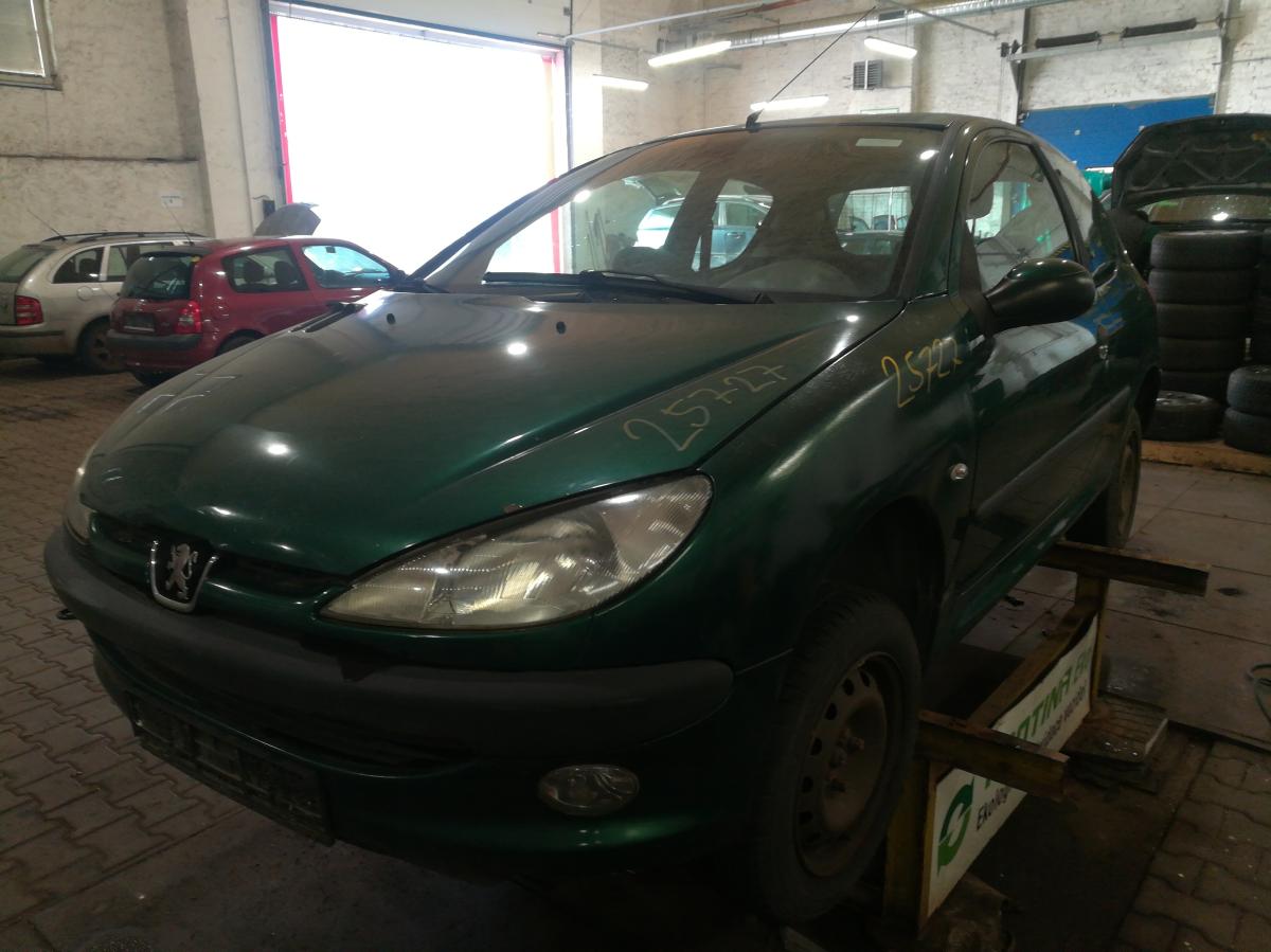 PEUGEOT 206 2001