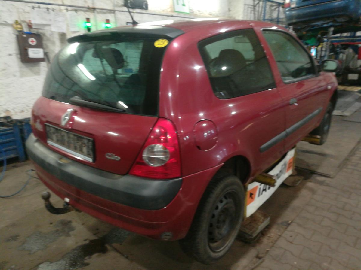 RENAULT CLIO 2003