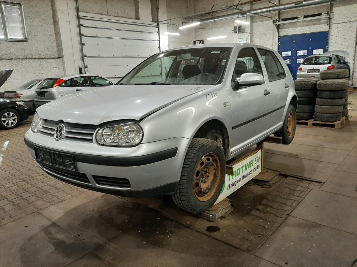 VOLKSWAGEN GOLF 2002