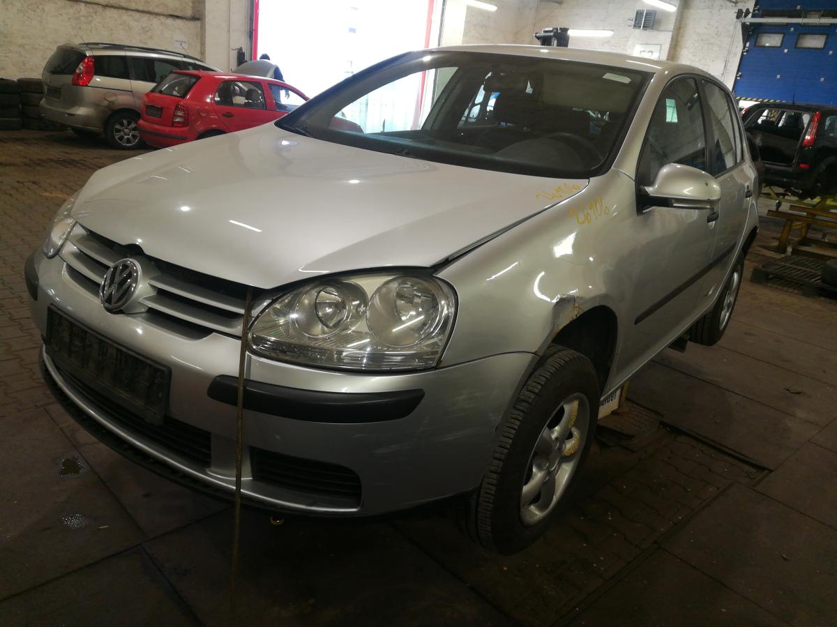 VOLKSWAGEN GOLF 2005