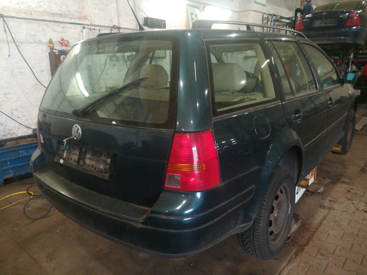 VOLKSWAGEN GOLF  2000