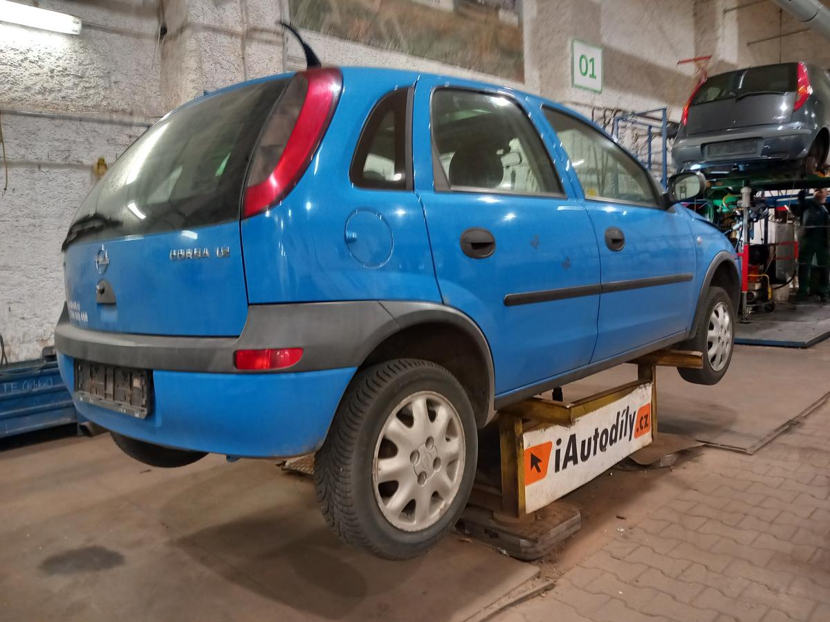 OPEL CORSA 2002