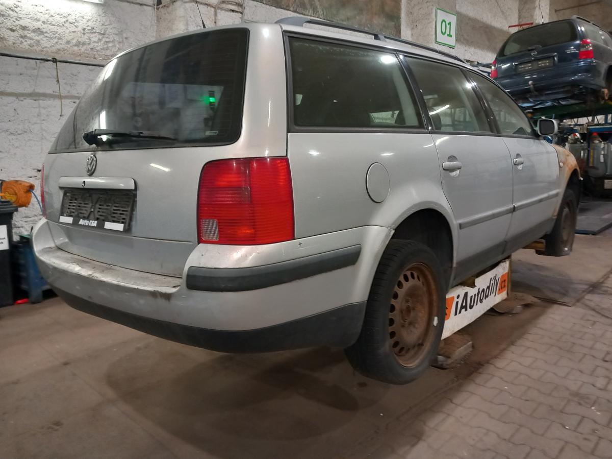 Volkswagen PASSAT VARIANT 1998