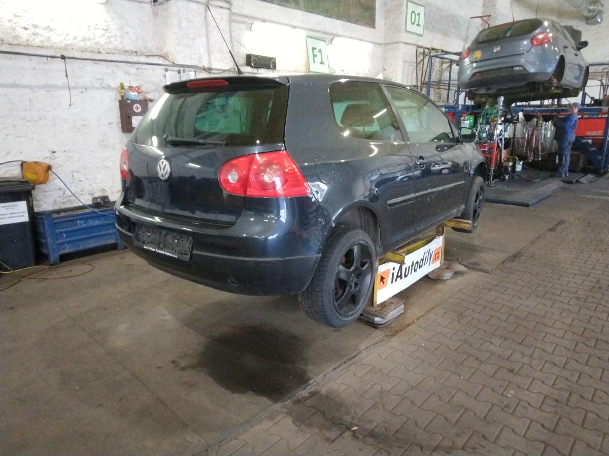 VOLKSWAGEN GOLF 2005