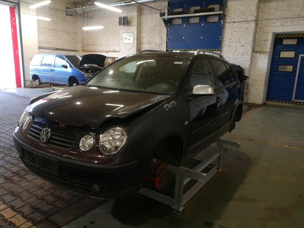 VOLKSWAGEN POLO 2004