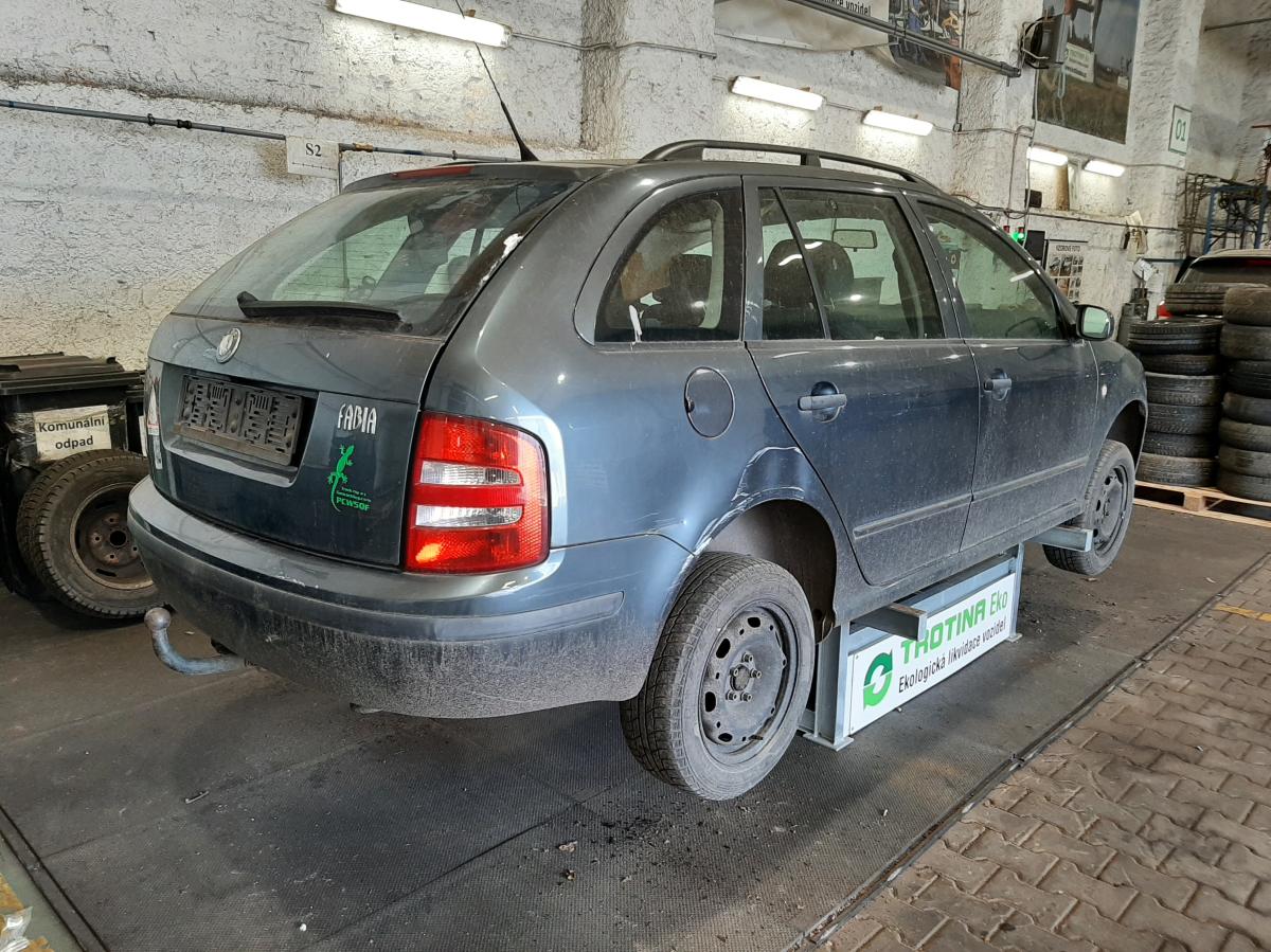 ŠKODA FABIA  2004