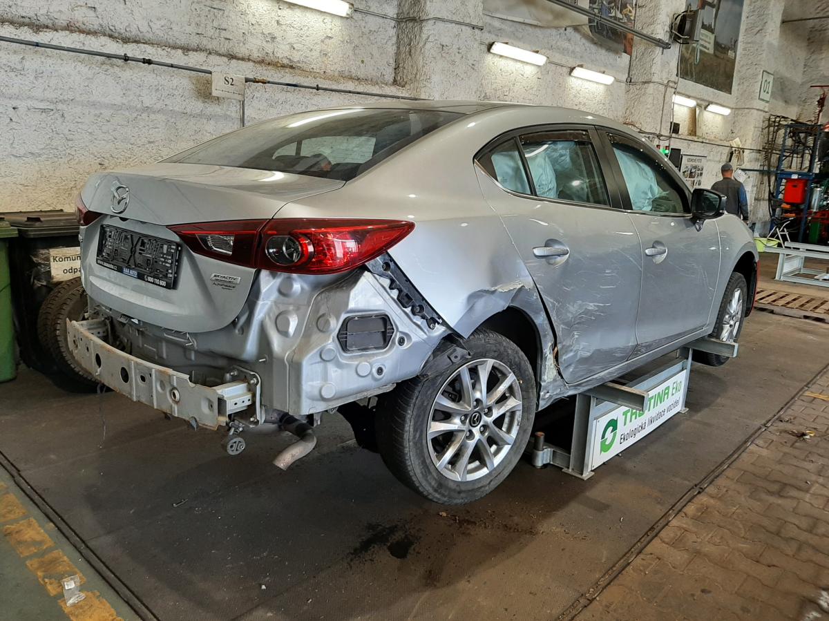 MAZDA 3 2017