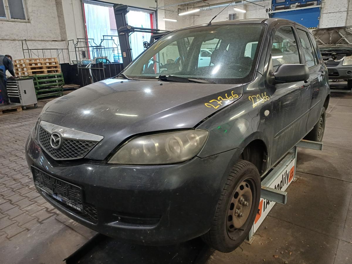 MAZDA 2 2004