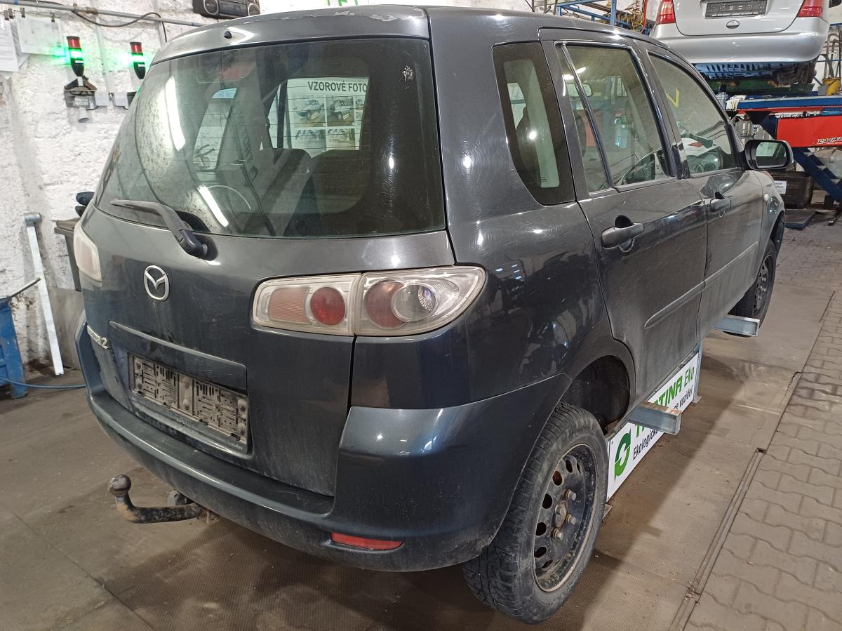 MAZDA 2 2004