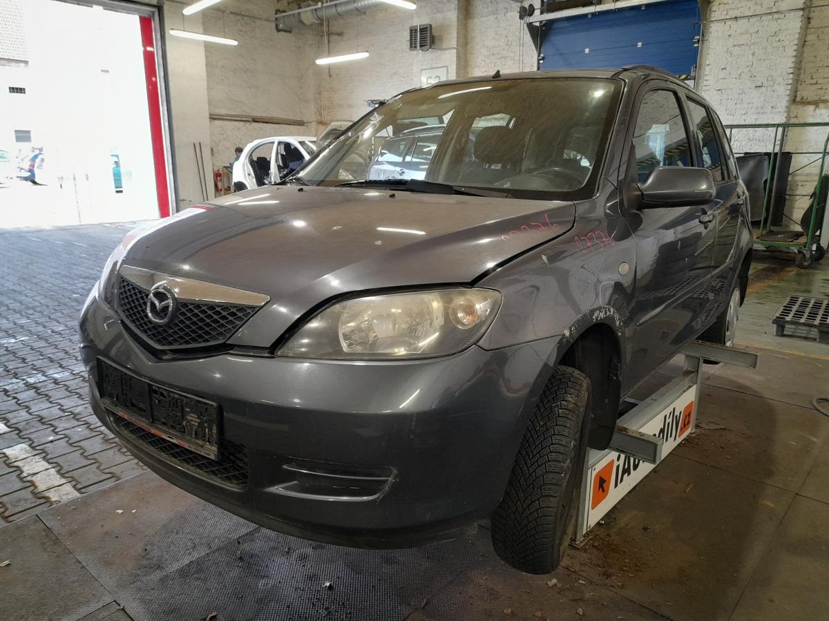 MAZDA 2 2004