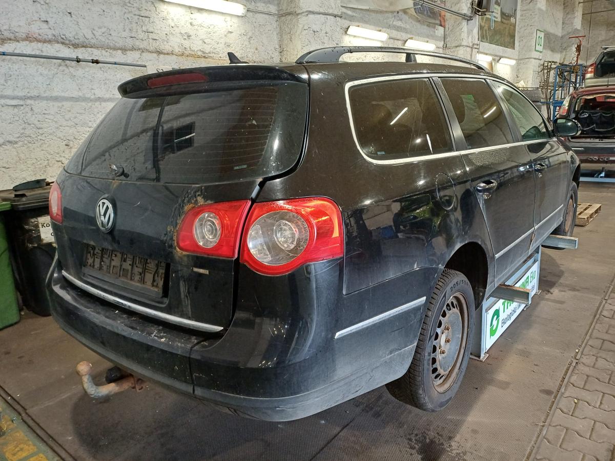 VOLKSWAGEN PASSAT  2010