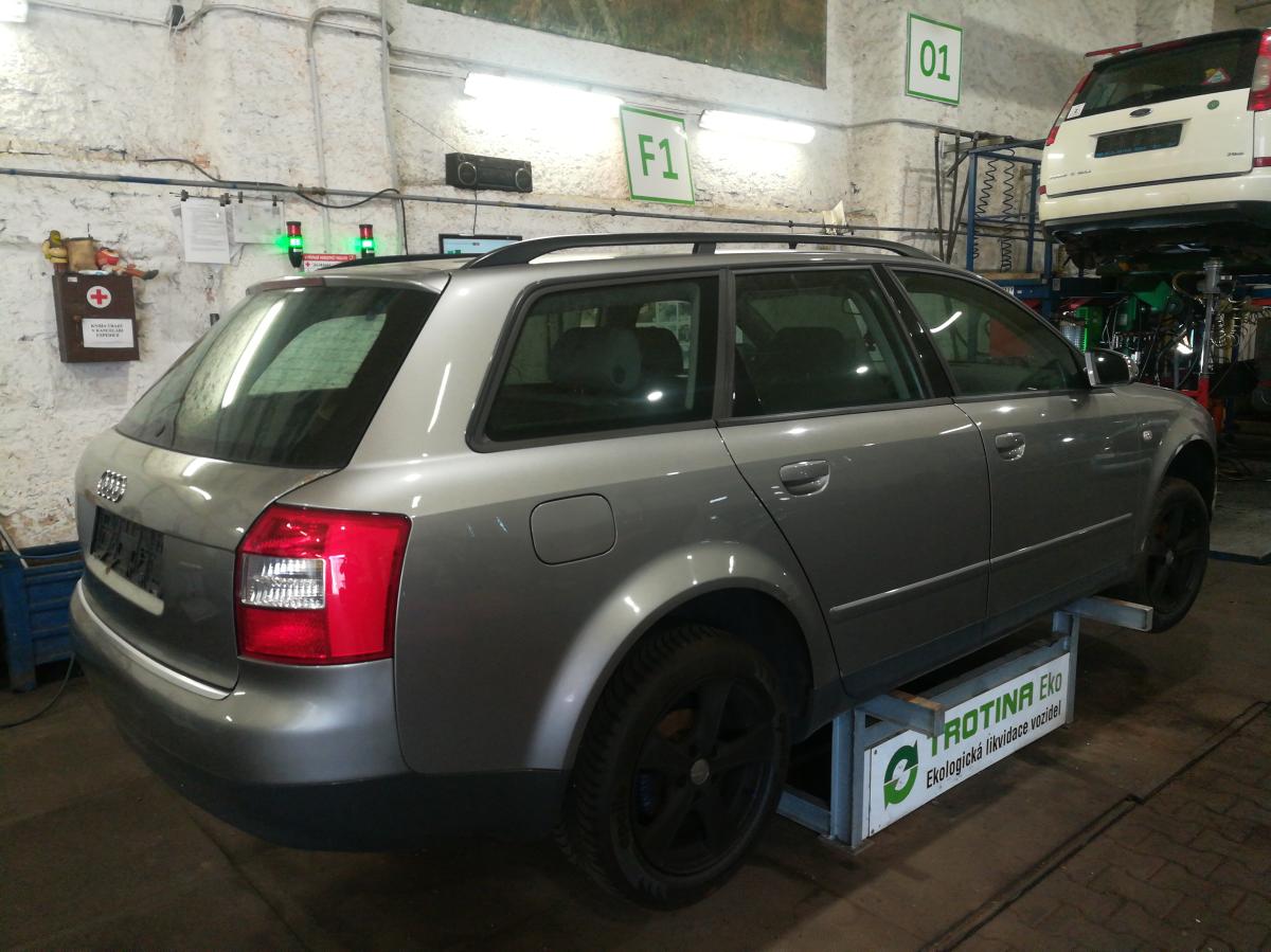AUDI A4 2001