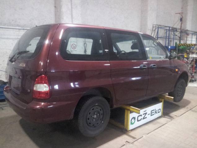 Kia Carnival 1999