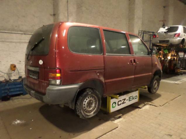 Nissan Serena 1996