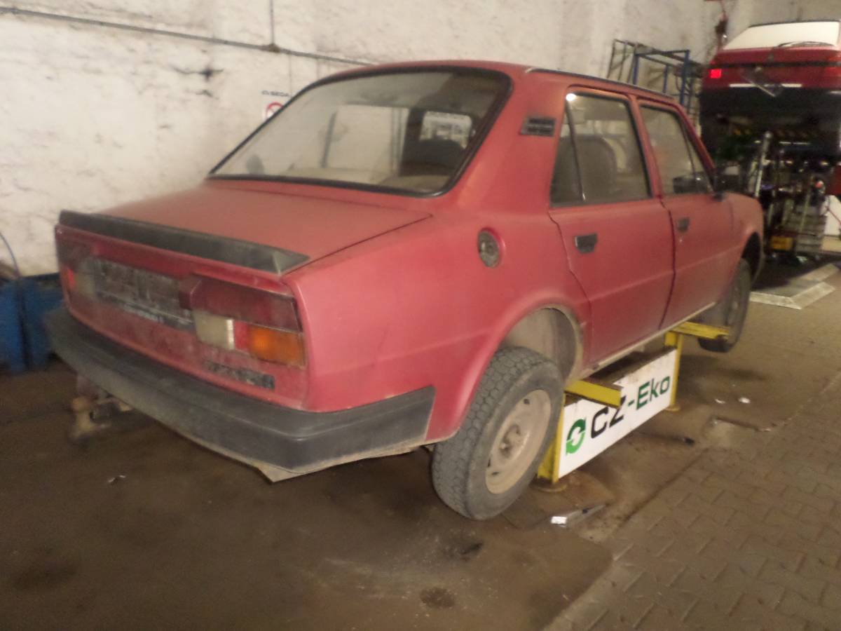 Škoda 120 1983