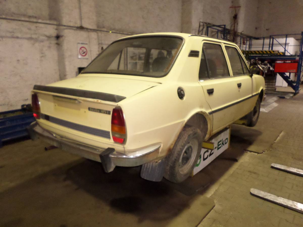 Škoda 105 1981