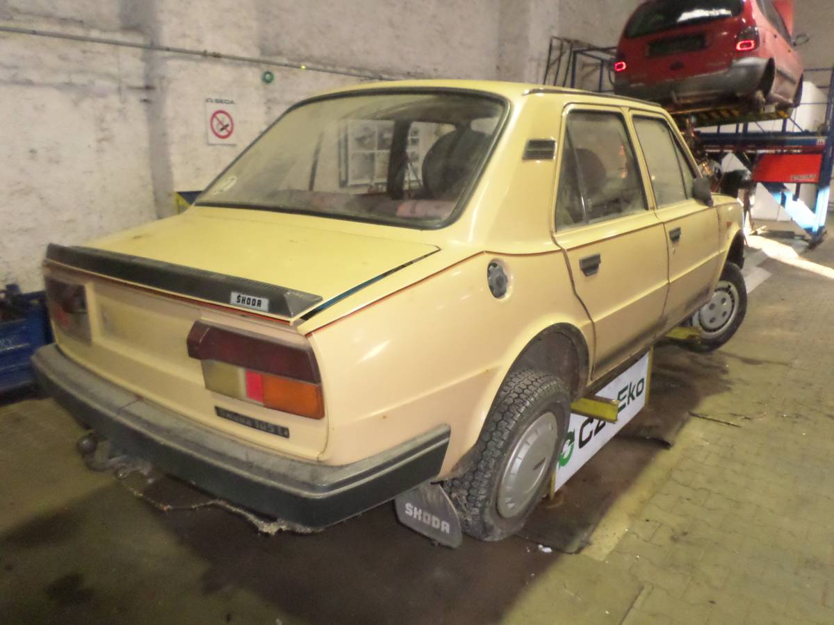 Škoda 105 1985