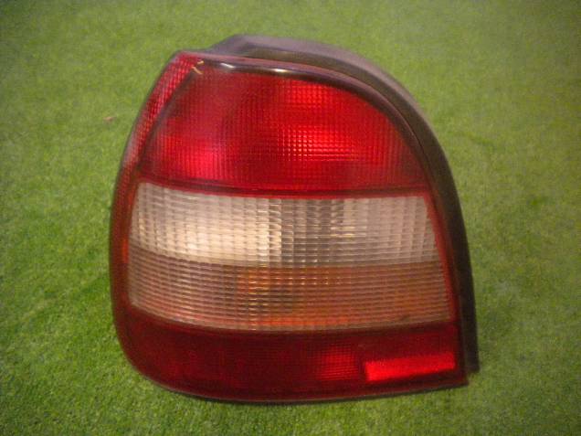 Světlo LZ  Nissan Sunny 1990-1992