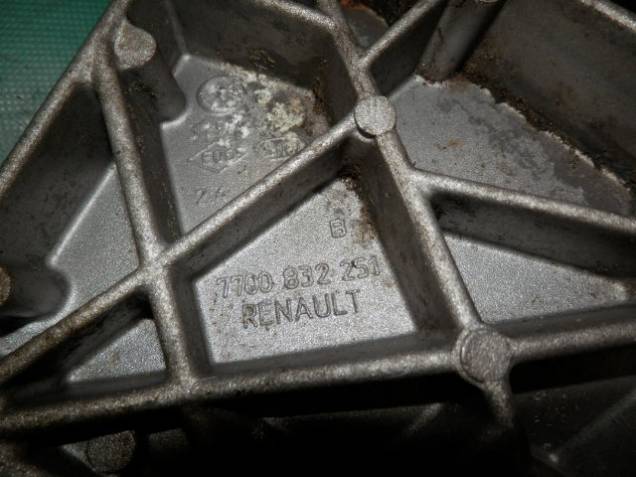 Držák motoru LP  Renault Scénic iAutodily 3
