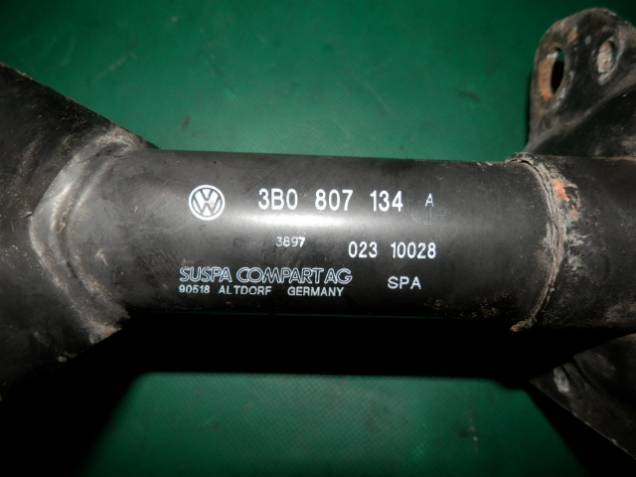 Držák výztuhy nárazníku PP  Volkswagen Passat iAutodily 3