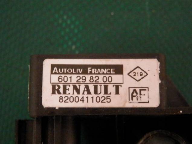 Crash senzor B sloupku P  Renault Mégane iAutodily 3