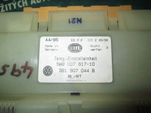 Panel ovládání klimatizace  Volkswagen Passat iAutodily 4