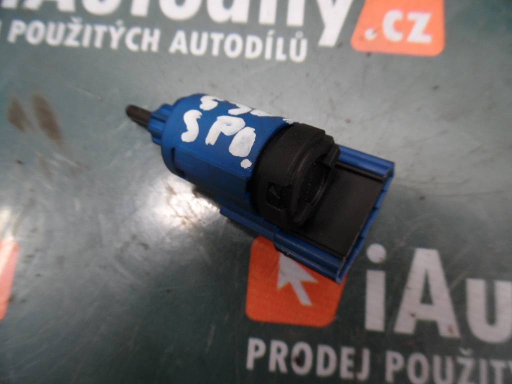 Spínač spojkového pedálu  Škoda Fabia iAutodily 1