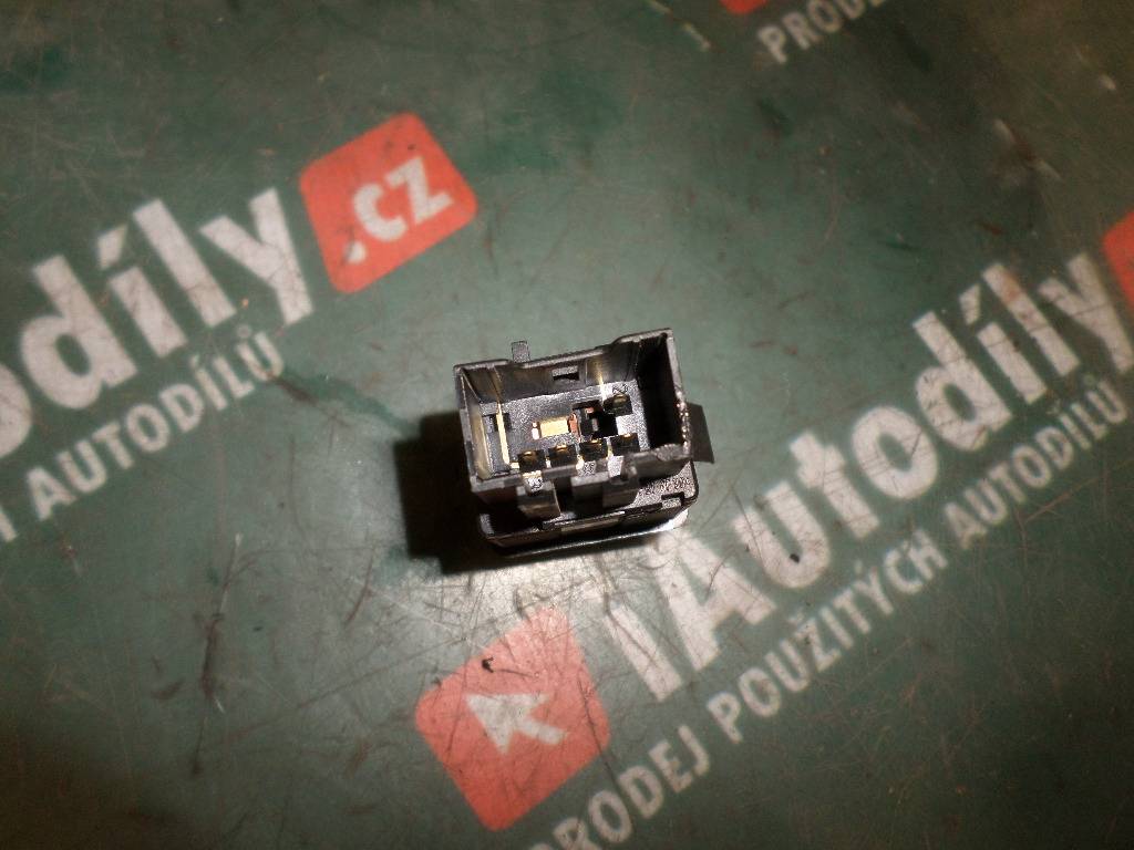 Spínač vyhřívání zadního skla Škoda Superb iAutodily 2
