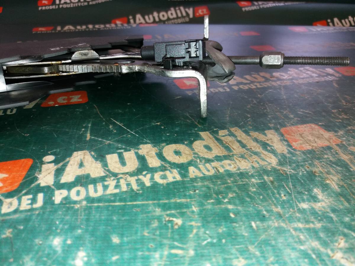 Páka ruční brzdy  Škoda Fabia iAutodily 3