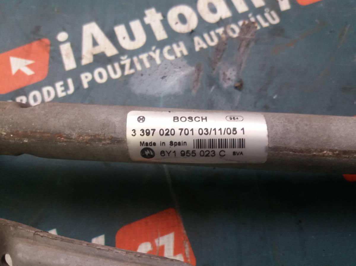 Mechanismus předních stěračů  Škoda Fabia iAutodily 3