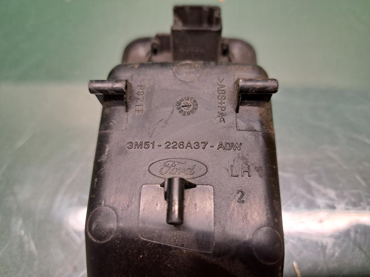 Spínač ovládání oken LZ 3M51-228A37-ADW Ford Focus iAutodily 3